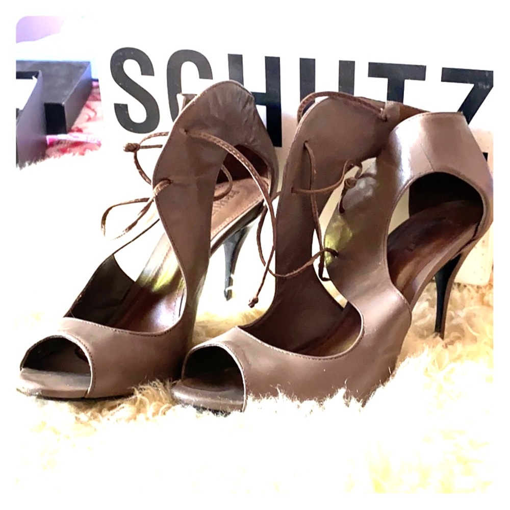 Schutz kamara open toe sandal size 10 - gray